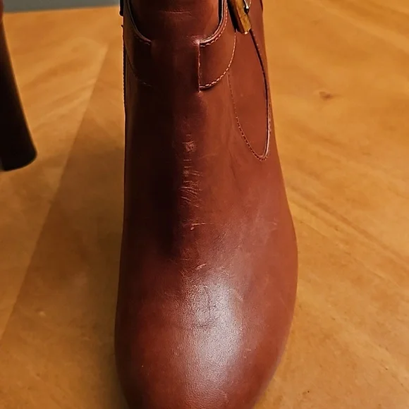Designer Leather Booties! NWOT. Gorgeous Autumn caramel color. Size 7 1/2 - Picture 6 of 8